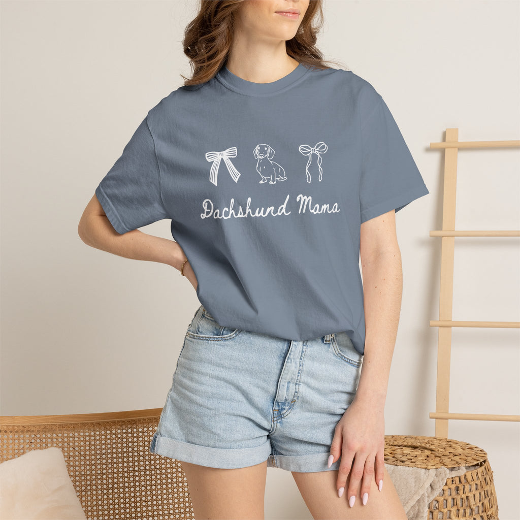 Dachshund Mama T-Shirt — Cute Paw Print & Bows Tee for Dog Lovers