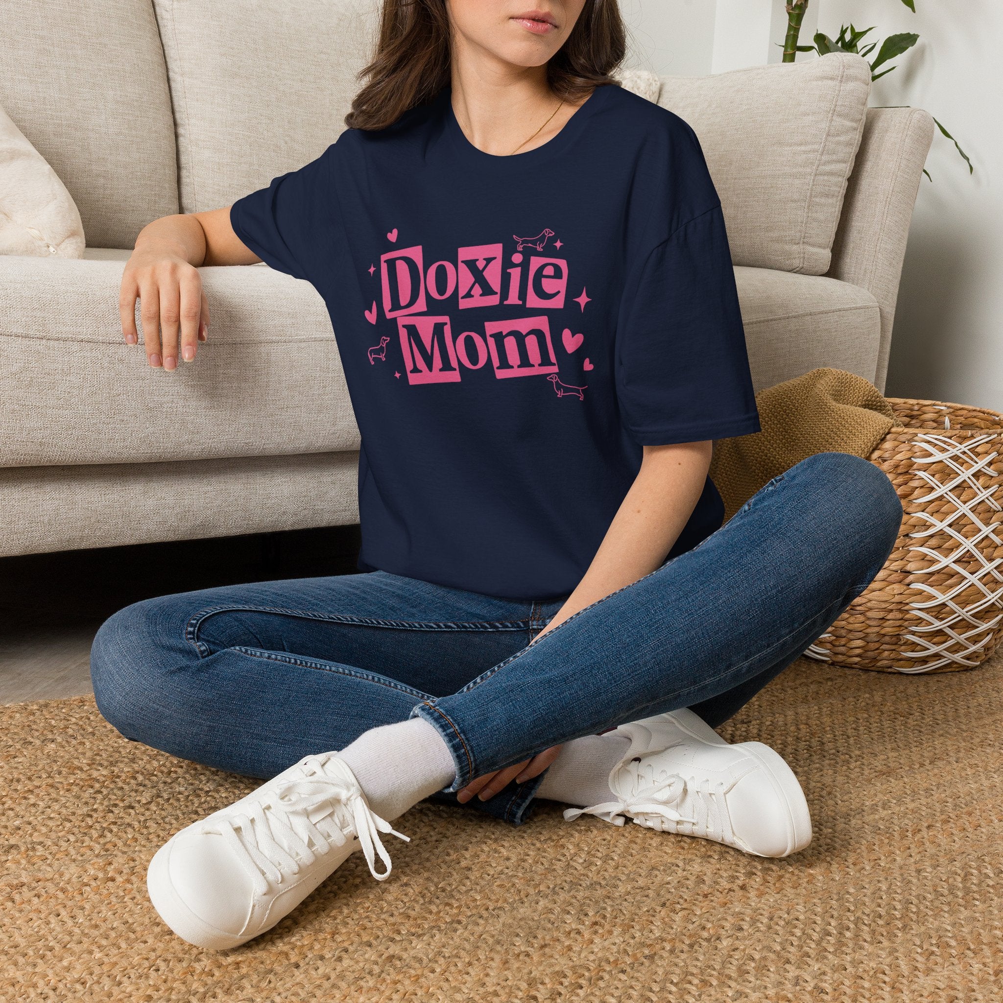 Doxie Mom T‑Shirt — Cute Pink Dachshund Mom Tee