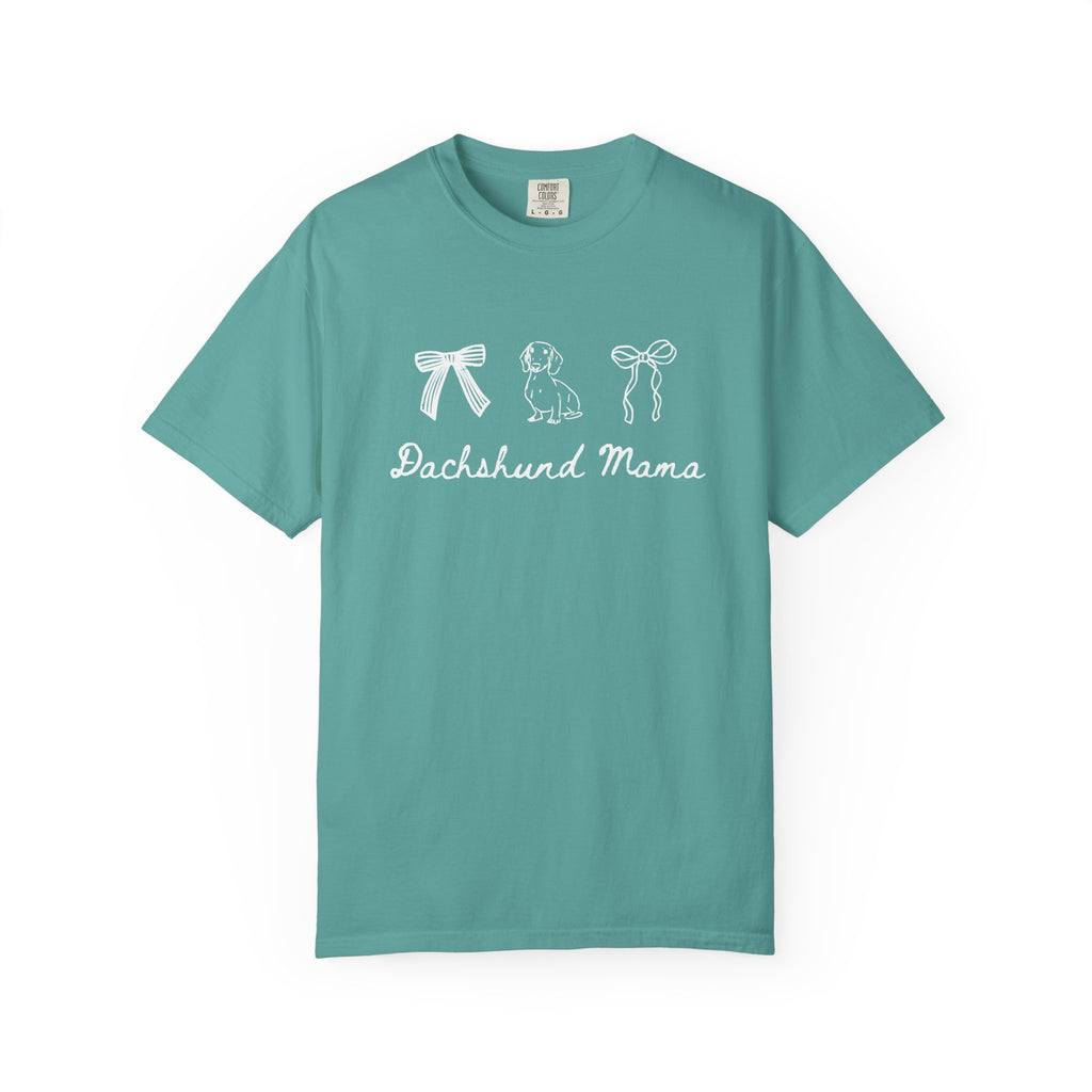 Dachshund Mama T-Shirt — Cute Paw Print & Bows Tee for Dog Lovers