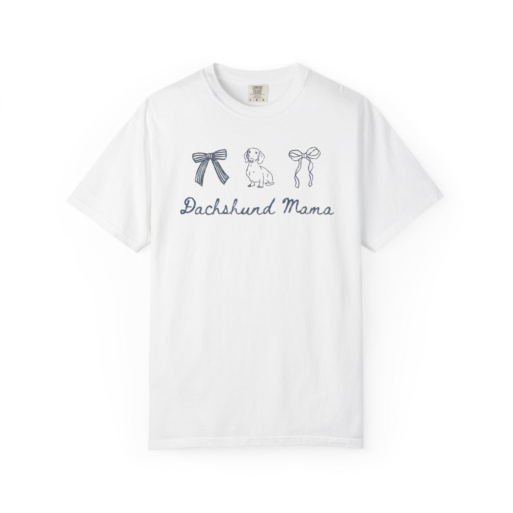 Dachshund Mama T-Shirt — Cute Paw Print & Bows Tee for Dog Lovers