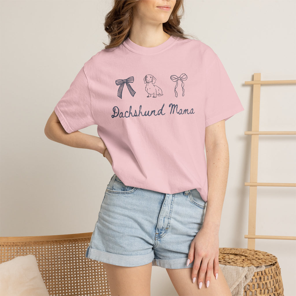 Dachshund Mama T-Shirt — Cute Paw Print & Bows Tee for Dog Lovers