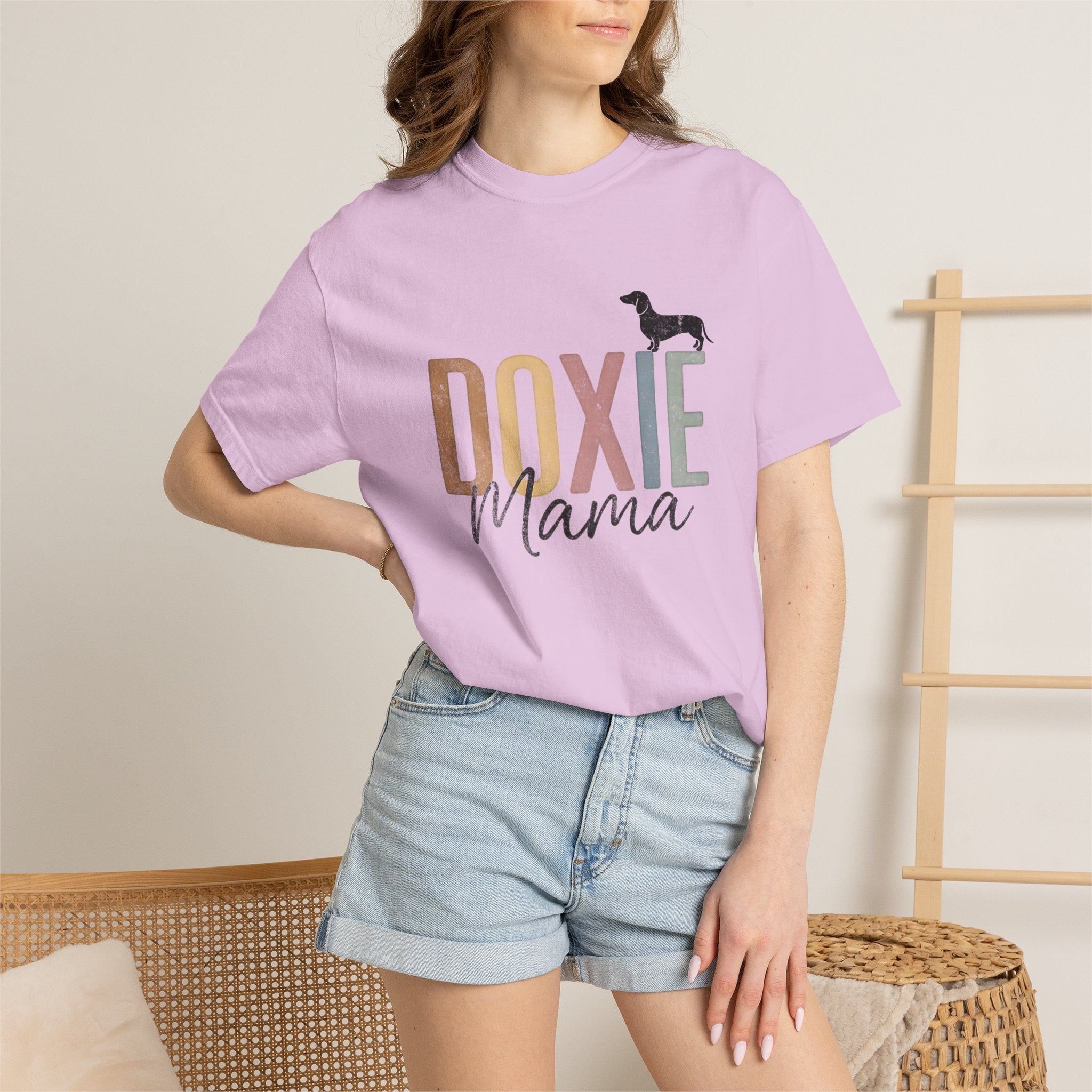 Retro Dachshund Mom Tee