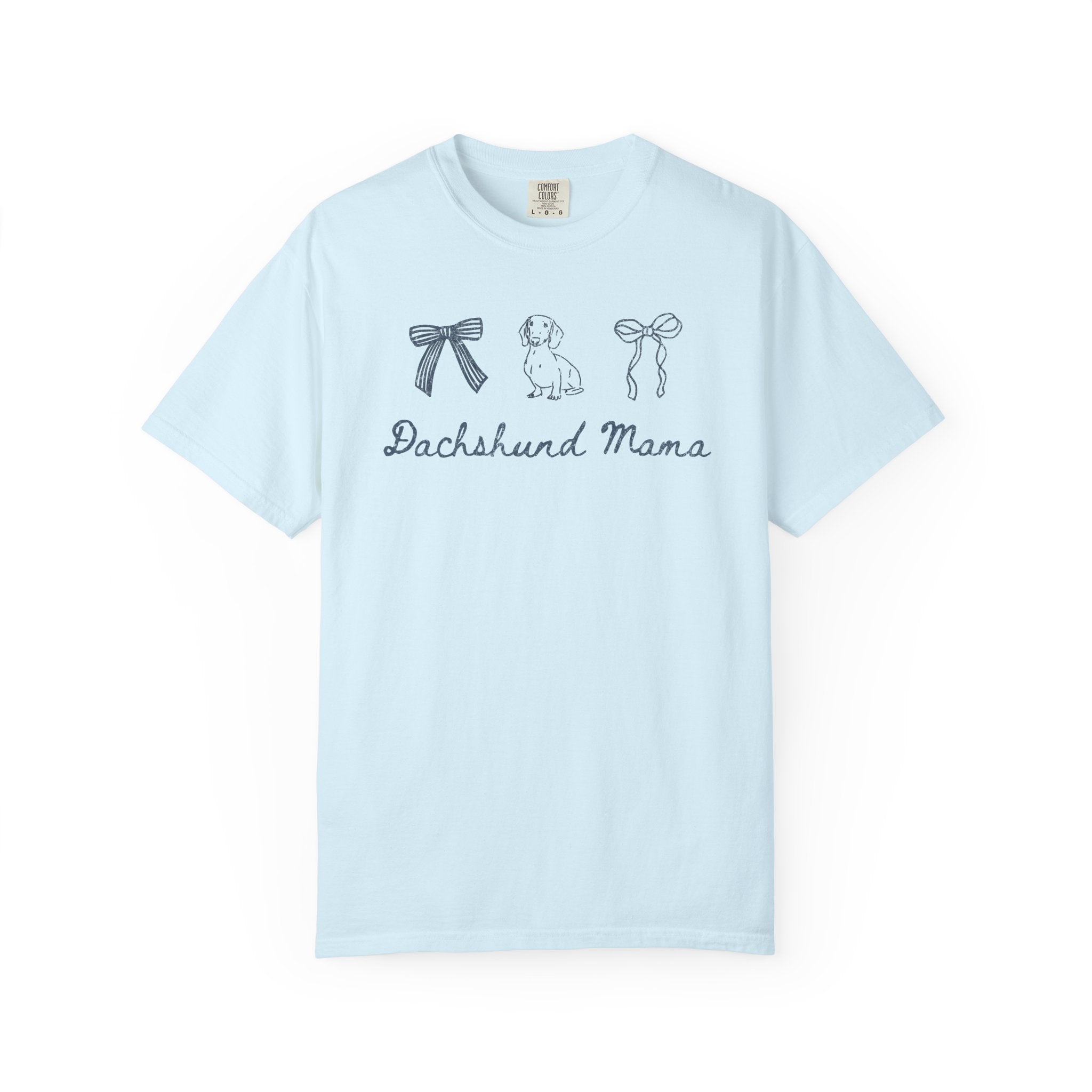 Dachshund Mama T-Shirt — Cute Paw Print & Bows Tee for Dog Lovers